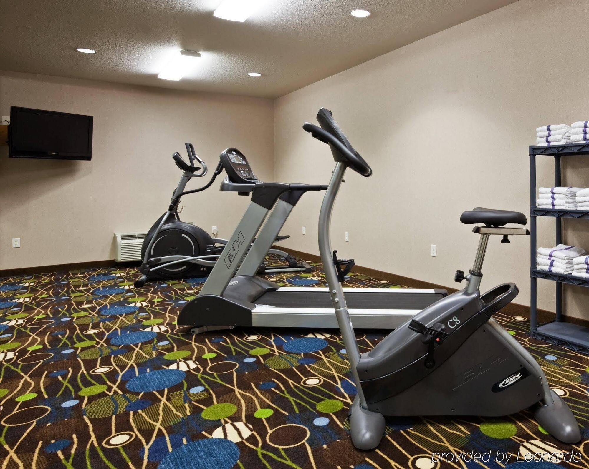 Holiday Inn Express Hotel & Suites Antigo By Ihg Bagian luar foto